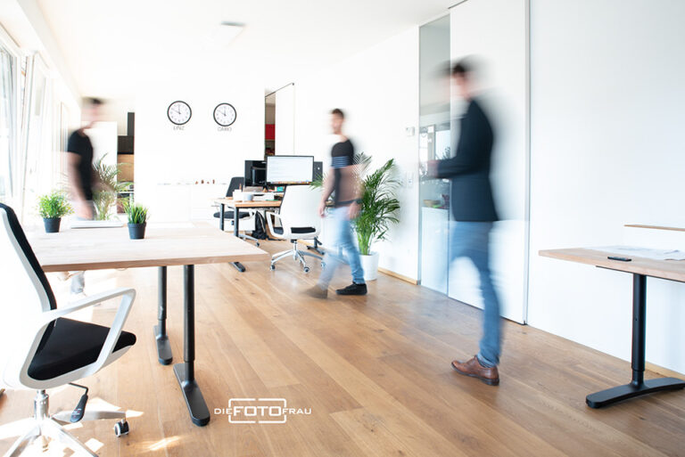 Businessportrait Mitarbeiter Moweex Linz in Slow Motion
