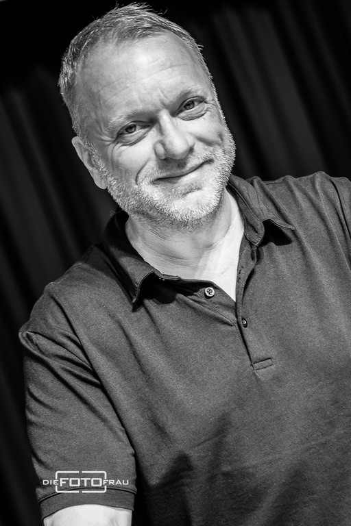 Businessportrait Kabarettist Reinhard Novak in schwarzweiss