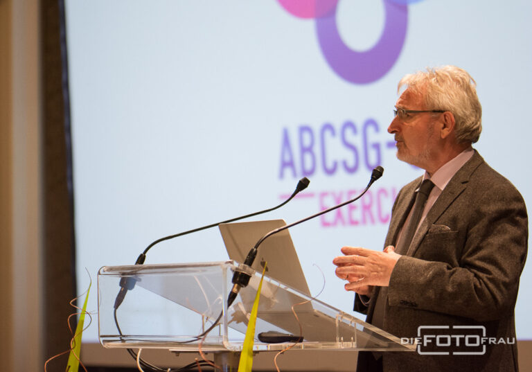 Mediziner bei Vortrag bei Event der ABCSG