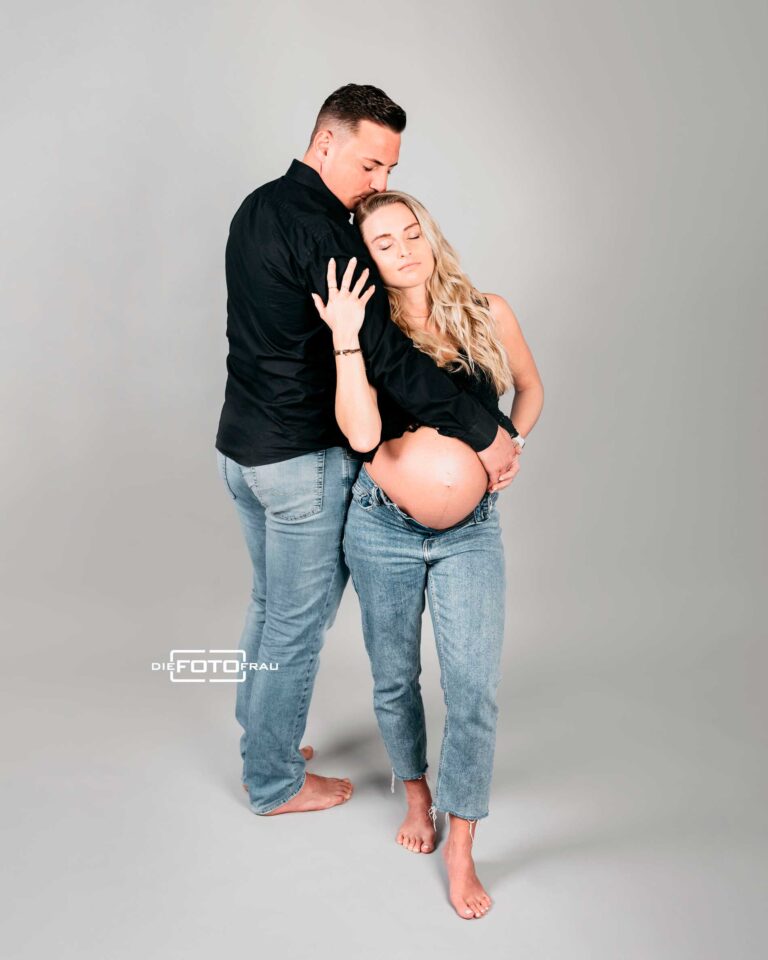 Babybauchfotografie im Fotostudio